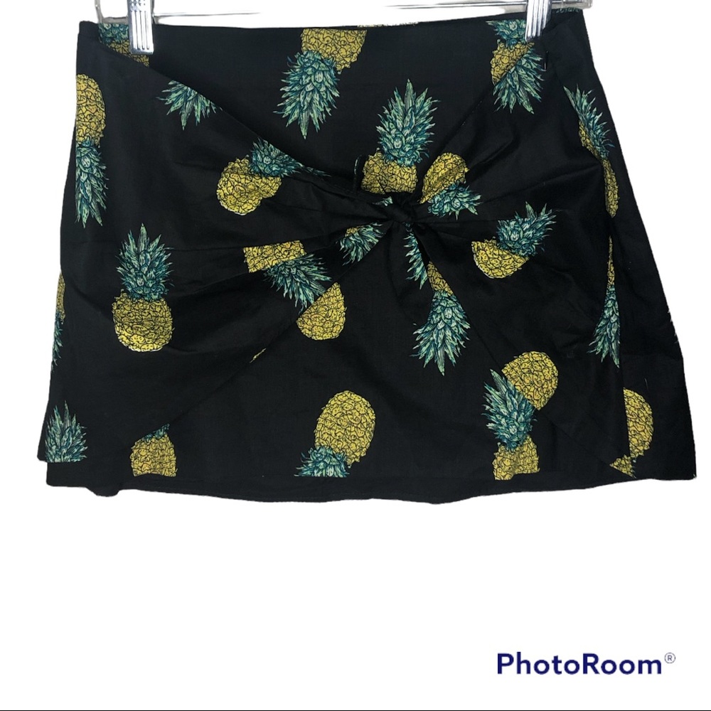 SAKS FIFTH AVENUE Black Pineapple Print Faux Wrap Tie Tropical Mini Skirt Size L